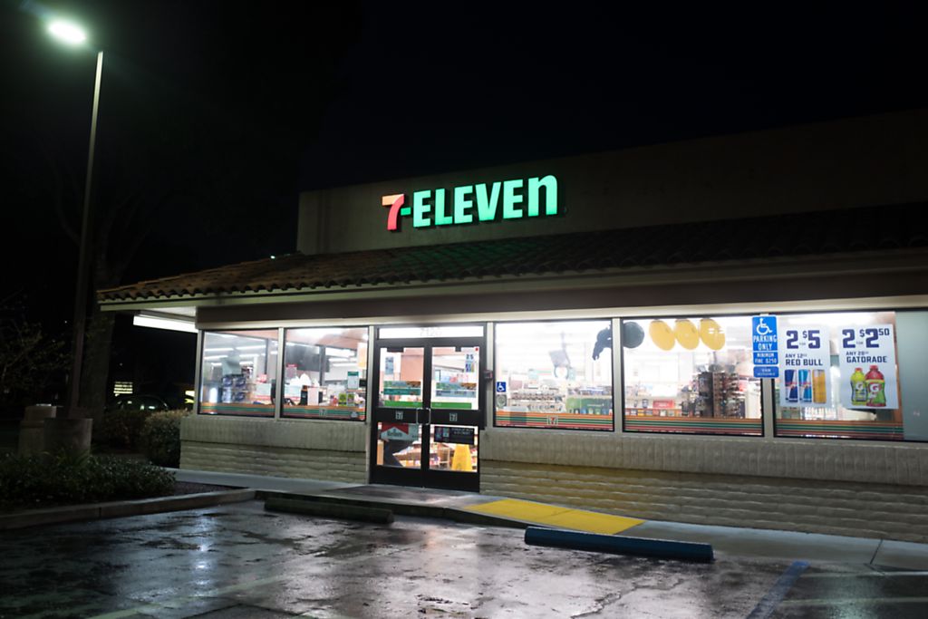 Video: 7-Eleven Owners Have Other Plans After They Are Told to Let Suspect Rob Store