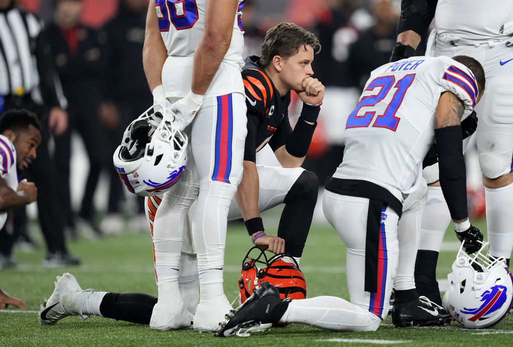 Watch: Bills Players Share Powerful Moment Together After Damar Hamlin Injury