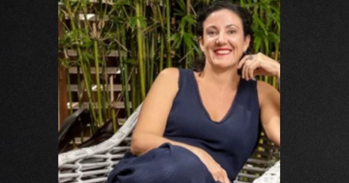 Mom Learns Brutal Lesson After Abandoning Family of 14 Years for New 'Soul Mate'