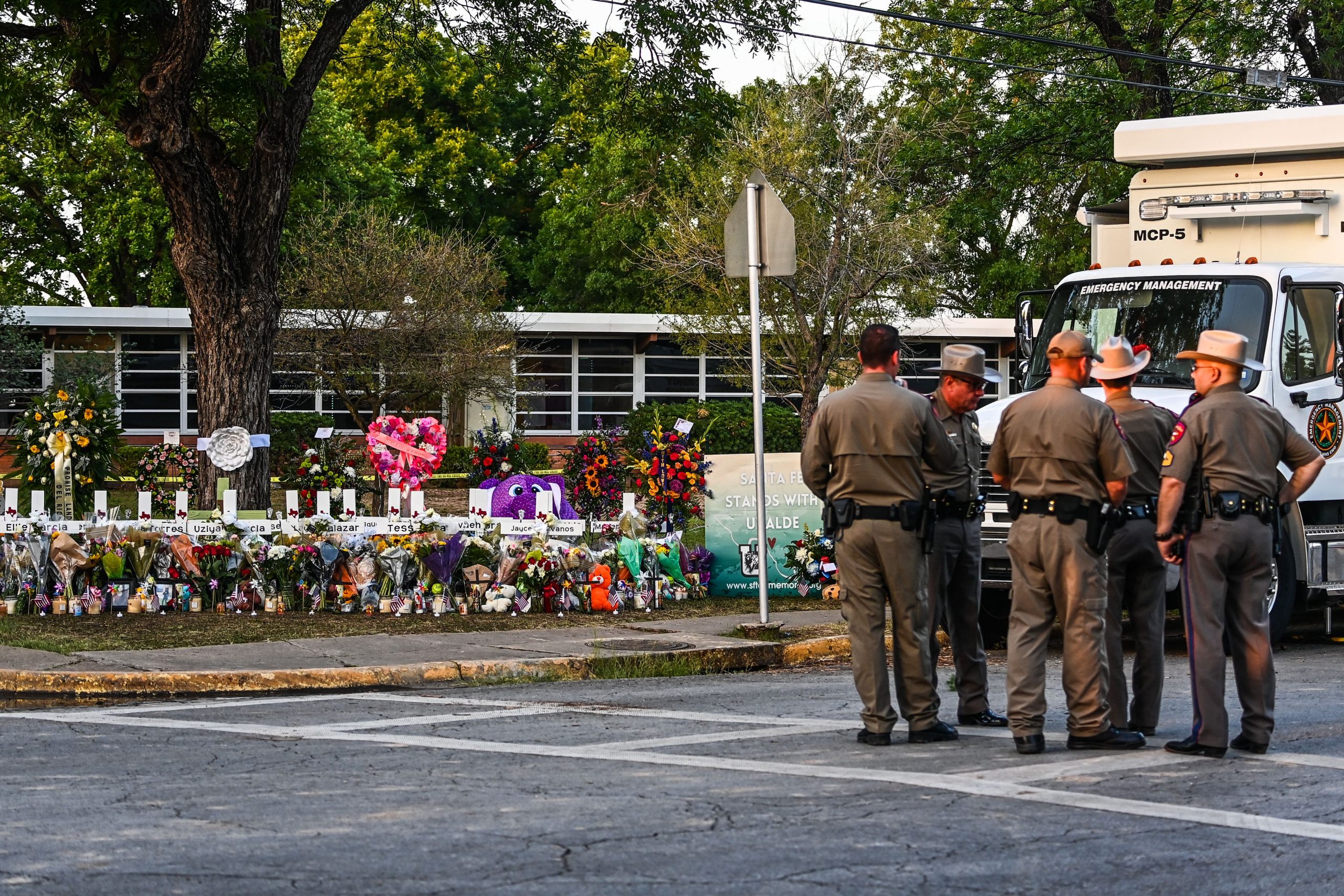 Wife’s Text Jolted Off-Duty Border Patrol Agent Into Action to Save Dozens of Students During Shooting