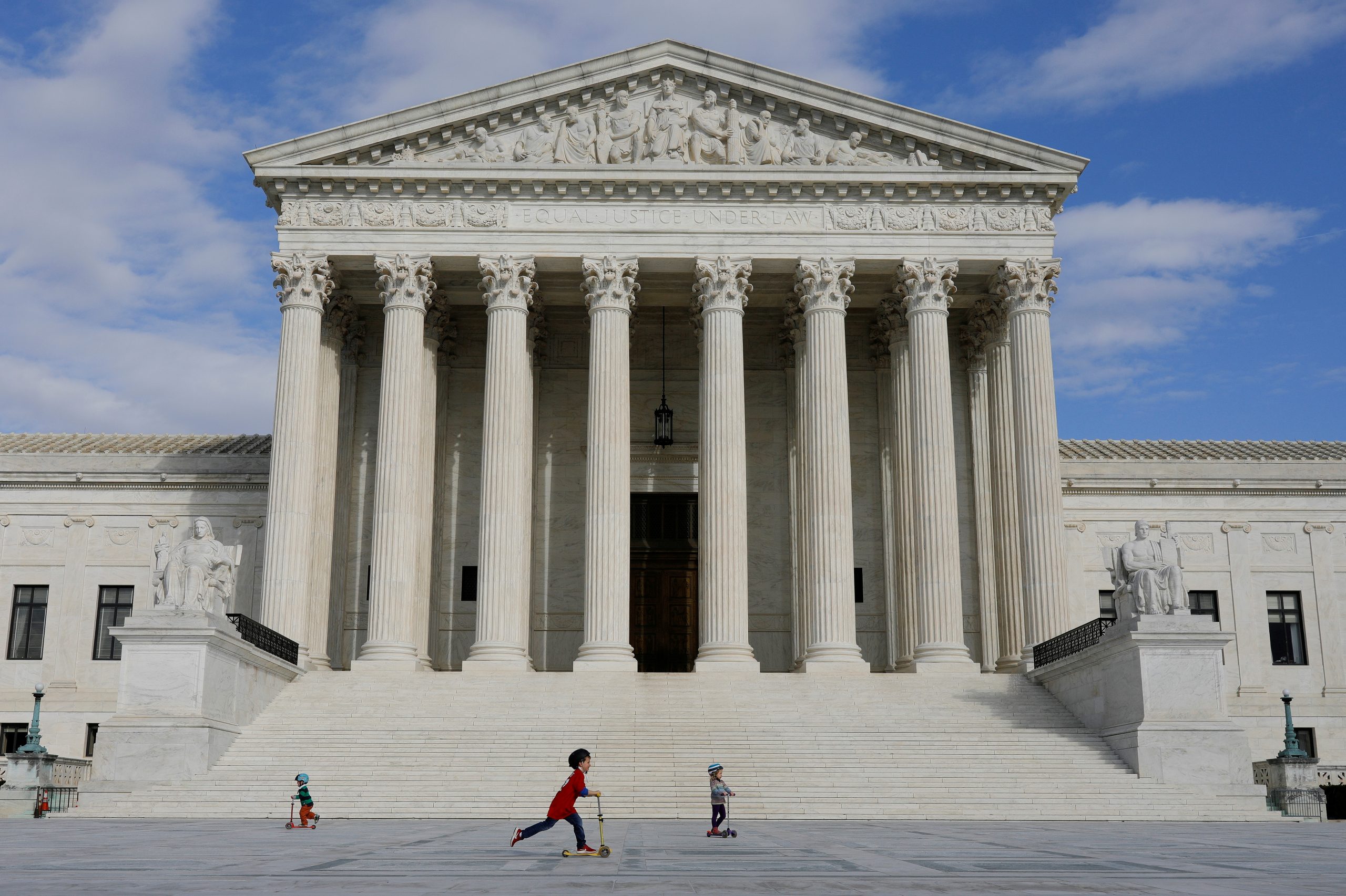 Supreme Court Temporarily Blocks House Democrats’ Request to Access Mueller Grand Jury Material