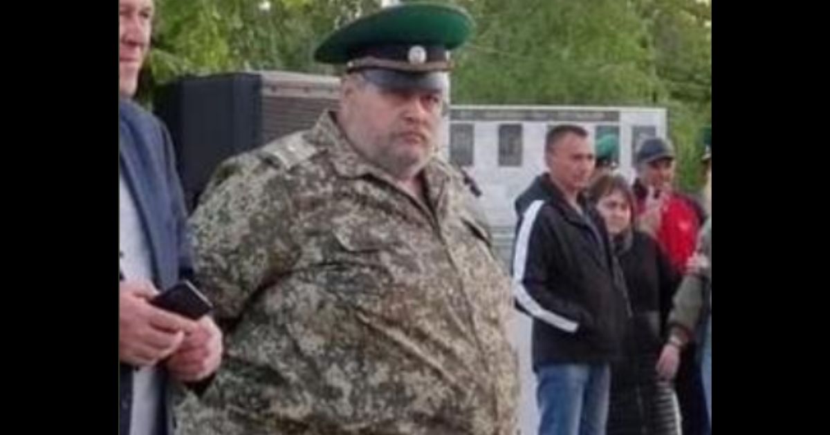 Putin 'Scraping the Barrel' as He Drags Shockingly Obese General Out of Retirement to Replace Dead, Injured Top Brass: Report