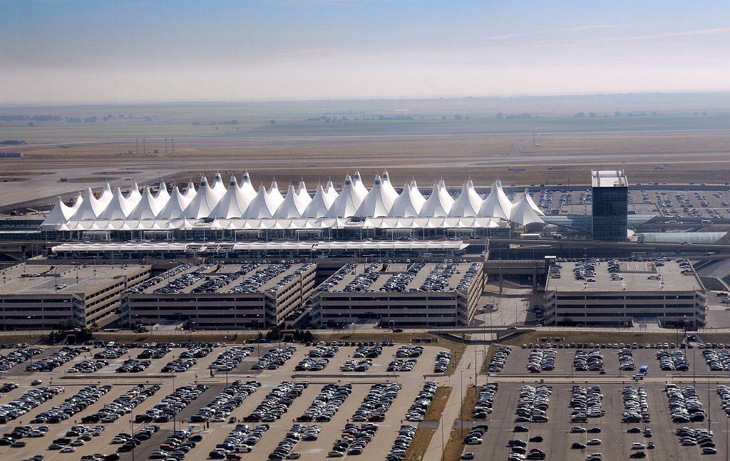 Denver Air Traffic Control Temporarily Loses Contact With Aircraft