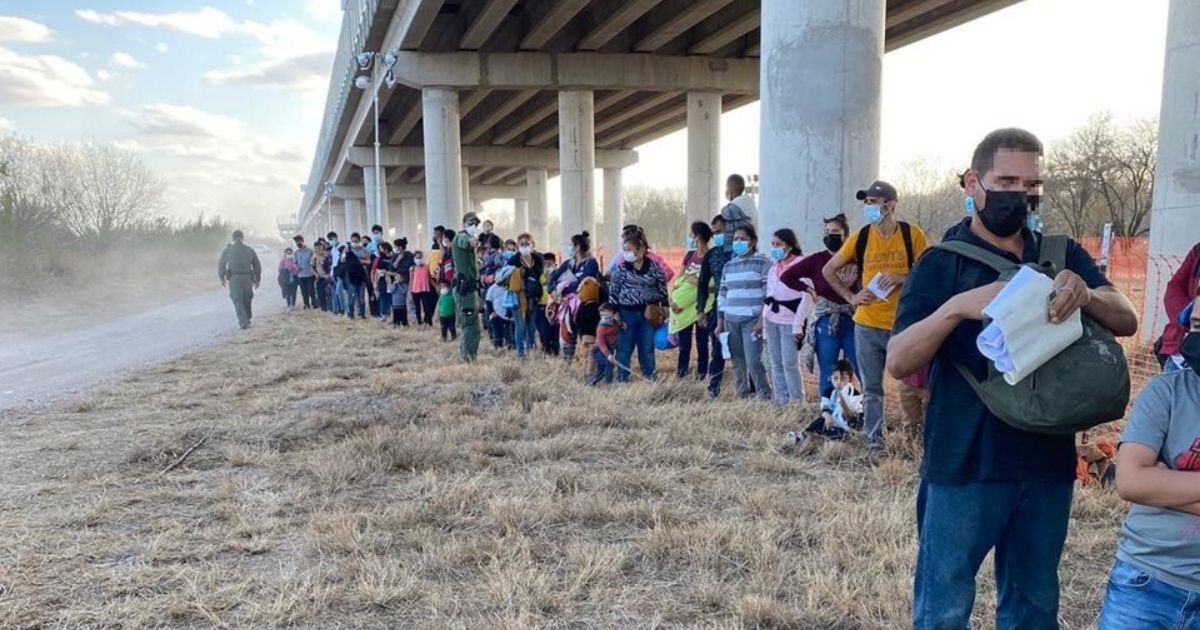 COMMENTARY: Shocking Photos: 24K Migrants Apprehended in Last 2 Weeks in South Texas