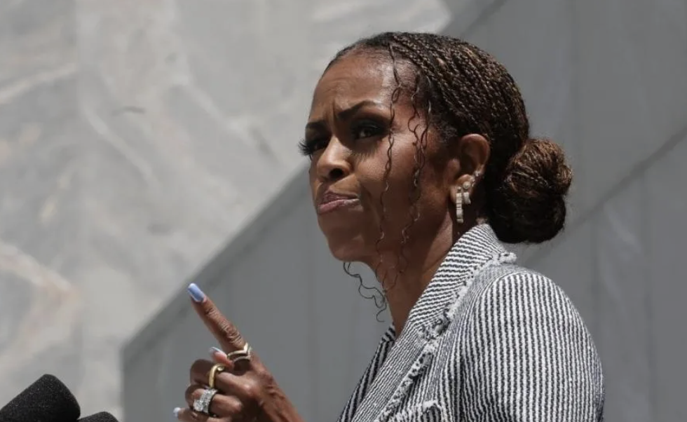 Report Details Fallout Between Michelle Obama And Cheryl Hines