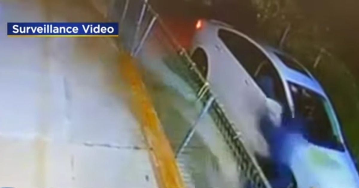 Delivery Driver Uses Gun to Turn the Tables on 3 Robbery Suspects