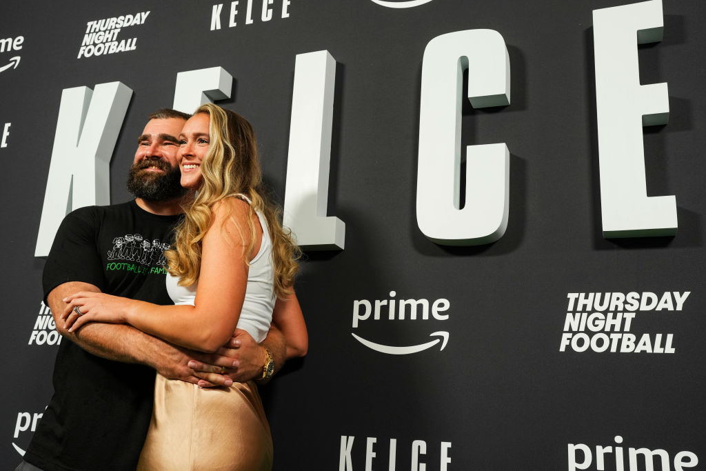 Jason Kelce’s Wife Told Him to Be on His ‘Best Behavior’ Around Taylor Swift at Chiefs Game, His Response to Her was Gold