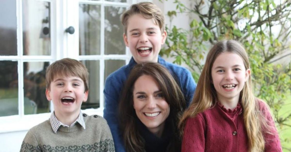 Royal Palace No Longer Considered a ‘Trusted Source’ After Truth About Kate Middleton Photo Comes Out