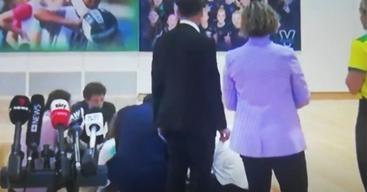 Junior Athlete Suddenly Collapses in Middle of Australian Politician’s Press Conference