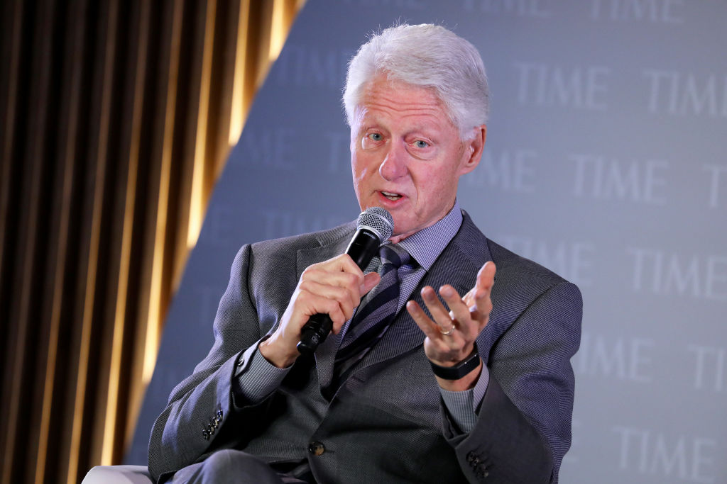 Why Isn’t Clinton a Witness in Maxwell Trial? Flight Docs Show He Flew on Epstein Jet 26 Times in 2 Years
