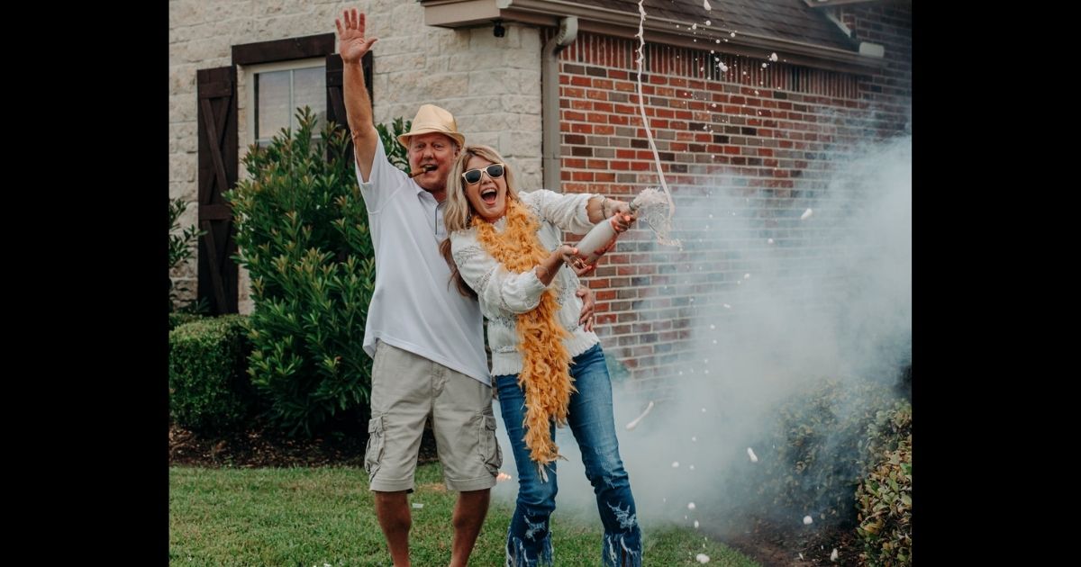 After Kids All Move Out, Empty Nesters Celebrate with Hilarious Photo Shoot