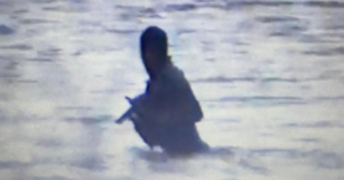 Texas Border Patrol Agent Comes Face to Face with Armed Smugglers While Fishing with His Family