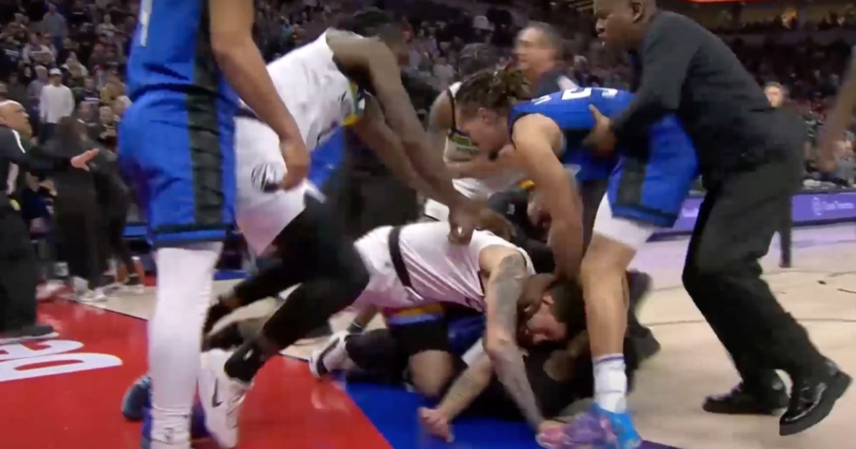 Chaos Breaks Out in the Middle of NBA Game – 5 Players Ejected After Major Brawl