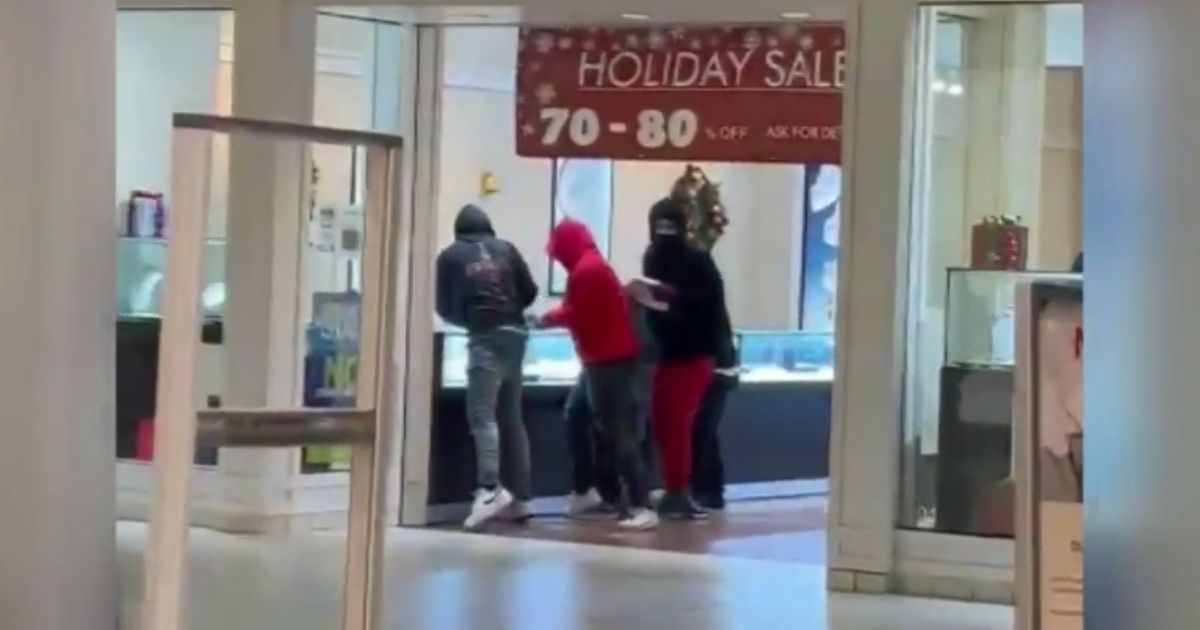 30 Robbers Wielding Hammers Loot Mall As Wave of Mass Thefts Pummels CA