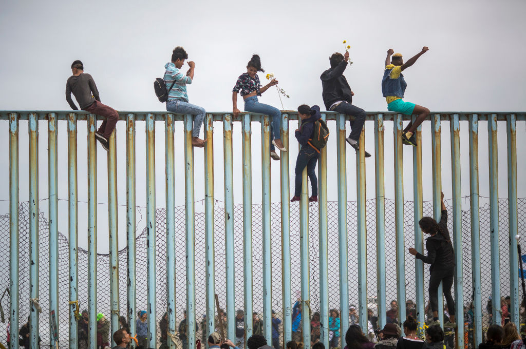 Nonprofits Making a Fortune in Border Crisis, US Office of Refugee Resettlement Signing Over Taxpayer Money: Report
