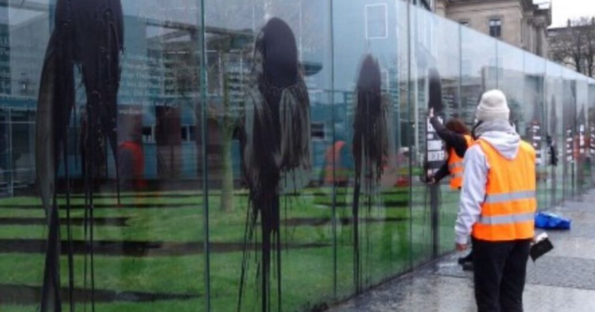 Climate Activists Attack Monument, But This Isn’t a Normal Work of Art