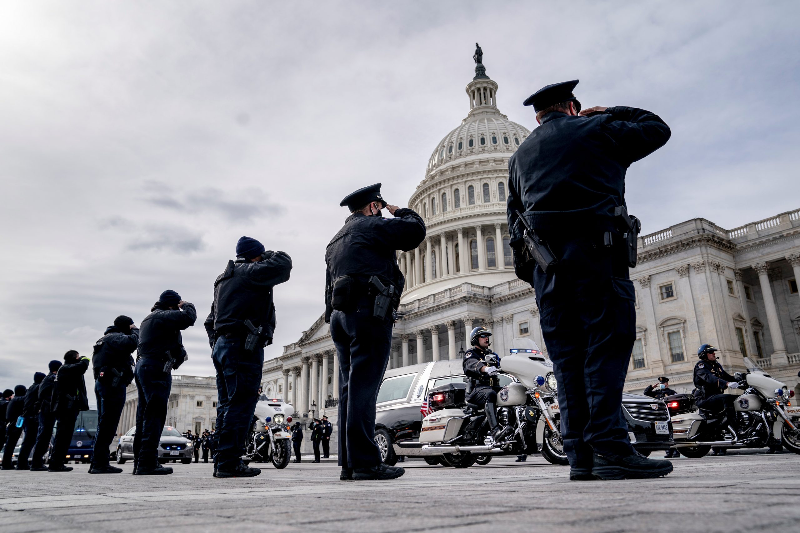 FBI Pinpoints Suspect in Probe of US Capitol Policeman’s Death: NYT