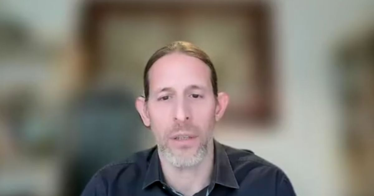 Top Expert Sounds the Alarm, Calls for Immediate Suspension of All mRNA Vaccines