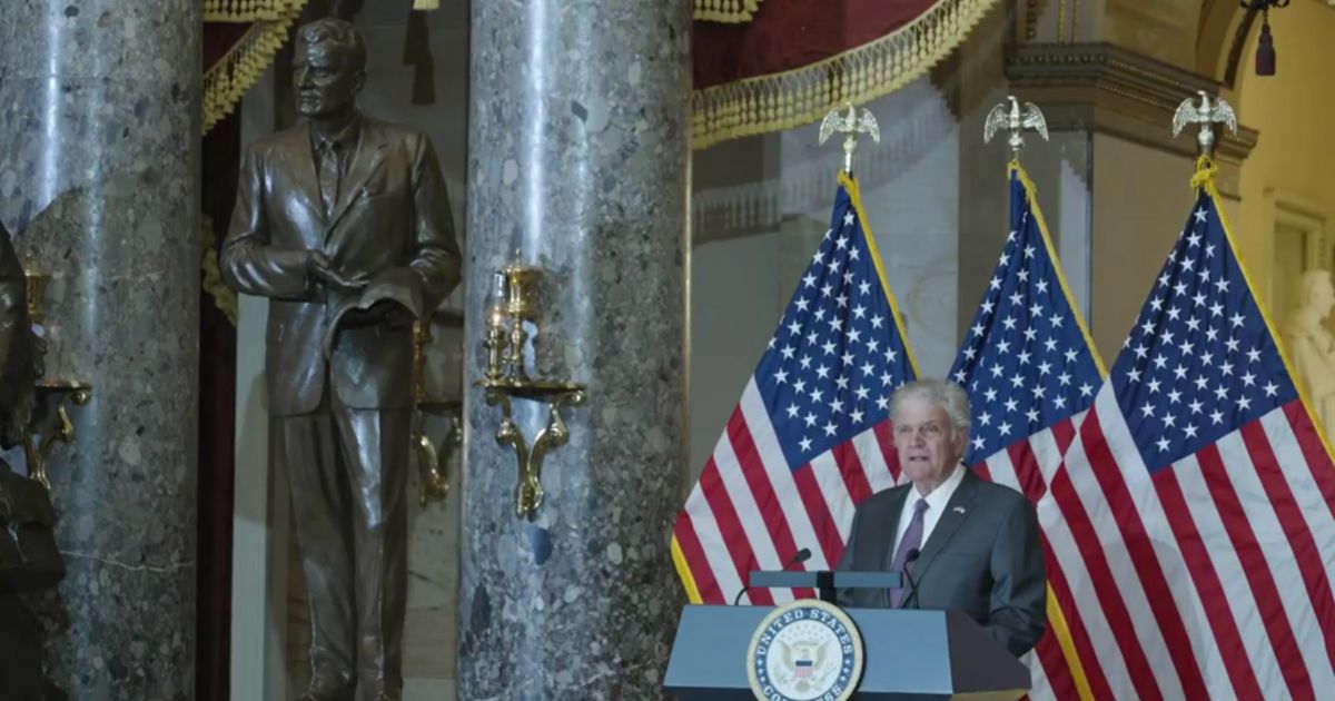 Franklin Graham Reveals Subtle Details of Billy Graham’s Capitol Statue That Point Toward Jesus