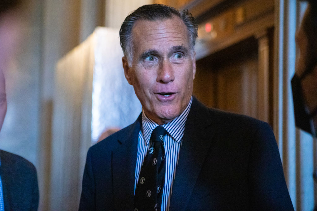 Mitt Romney Throws Cold Water on Liz Cheney's Presidential Ambitions