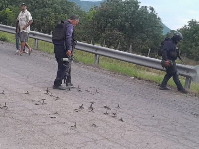 Narcoterrorismo: Cártel Mexicano Usa Drones Para Atacar Aeropuerto de Rival y Robarles 4,000 Libras de Cocaína