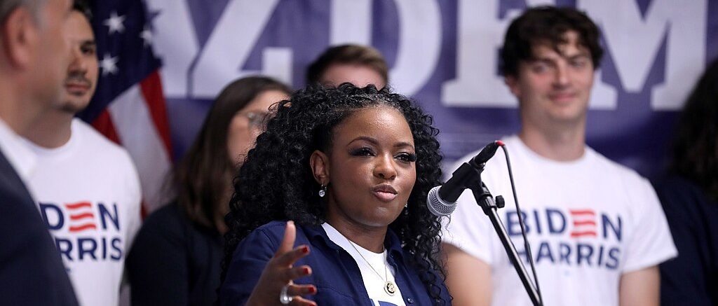 Dem Strategist Says Party Should Ditch ‘Liberal Joe Rogan’ Plan For … Jasmine Crockett