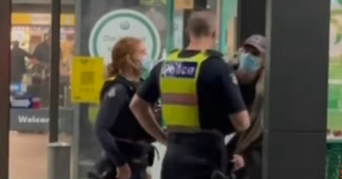 Heartwarming Video: 2 Police Officers Pay for Homeless Man's Groceries Out of Their Own Pockets