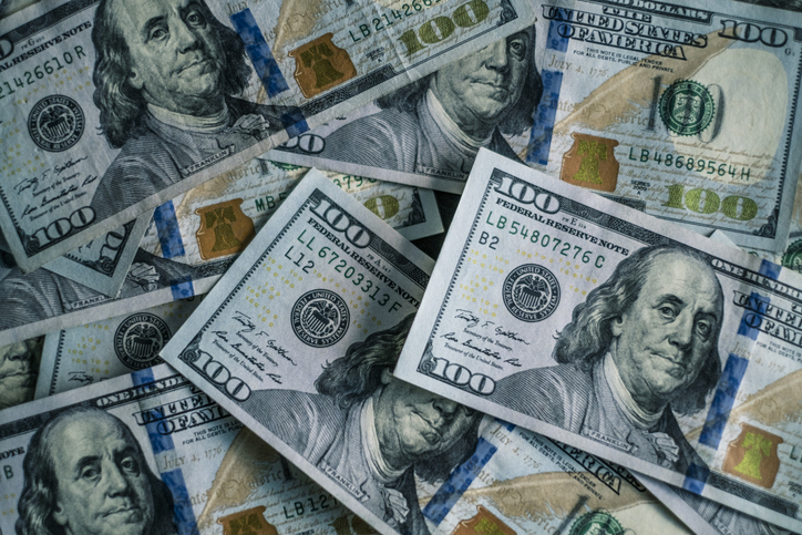 Leading Economist Issues Recession Warning for US Economy
