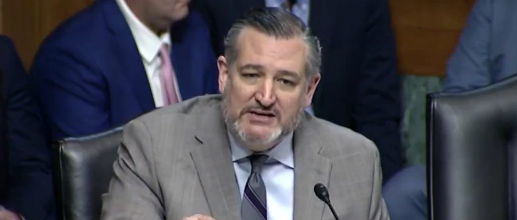 Senators Resist Last-Minute Airspace Rule Mysteriously Dropped Into Defense Bill