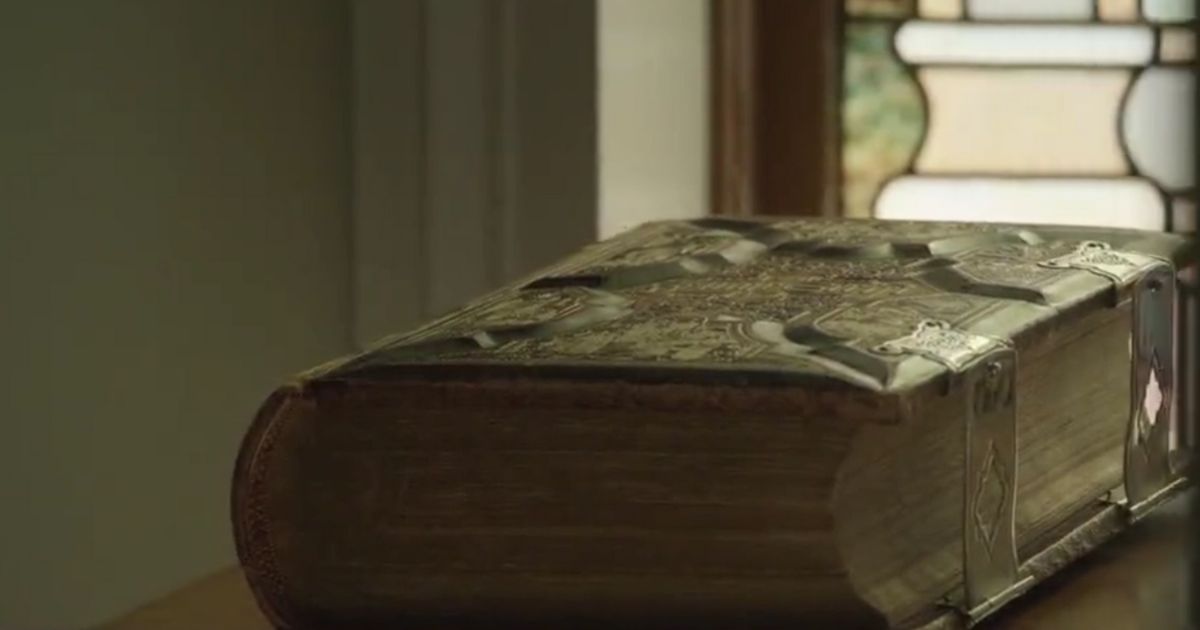 Man Spots 100-Year-Old Bible in Dirty Apartment, Doesn’t Realize He’s About to Help Solve Murder Mystery