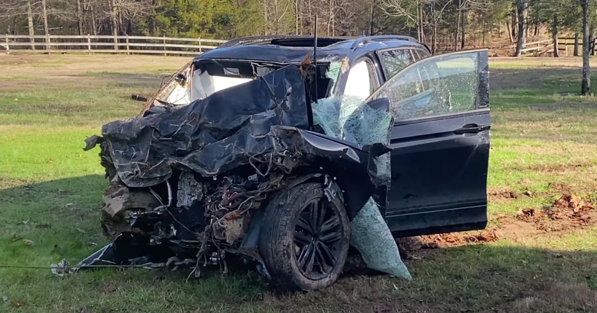 Man Hears ‘Earthquake’ in Middle of Night, Wakes Up to Find Crashed SUV and Man Hanging from His Fence