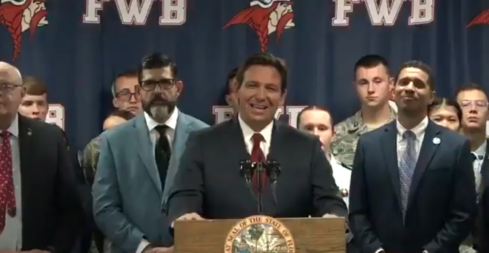 DeSantis Reacts to Trump’s Jabs With the Perfect 4-Word Response