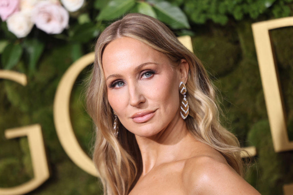 Golden Globes Host Roasts Celebrities Over Trump’s Election Victory