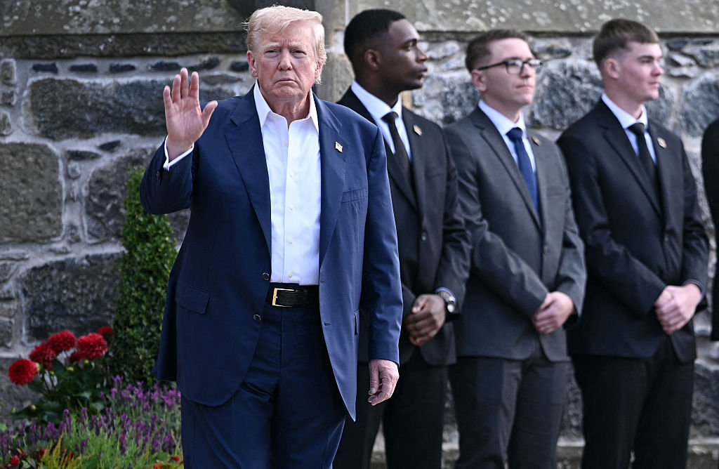 Trump Calls Manhattan Shooter ‘Crazed Lunatic;’ Mourns Fallen Officer