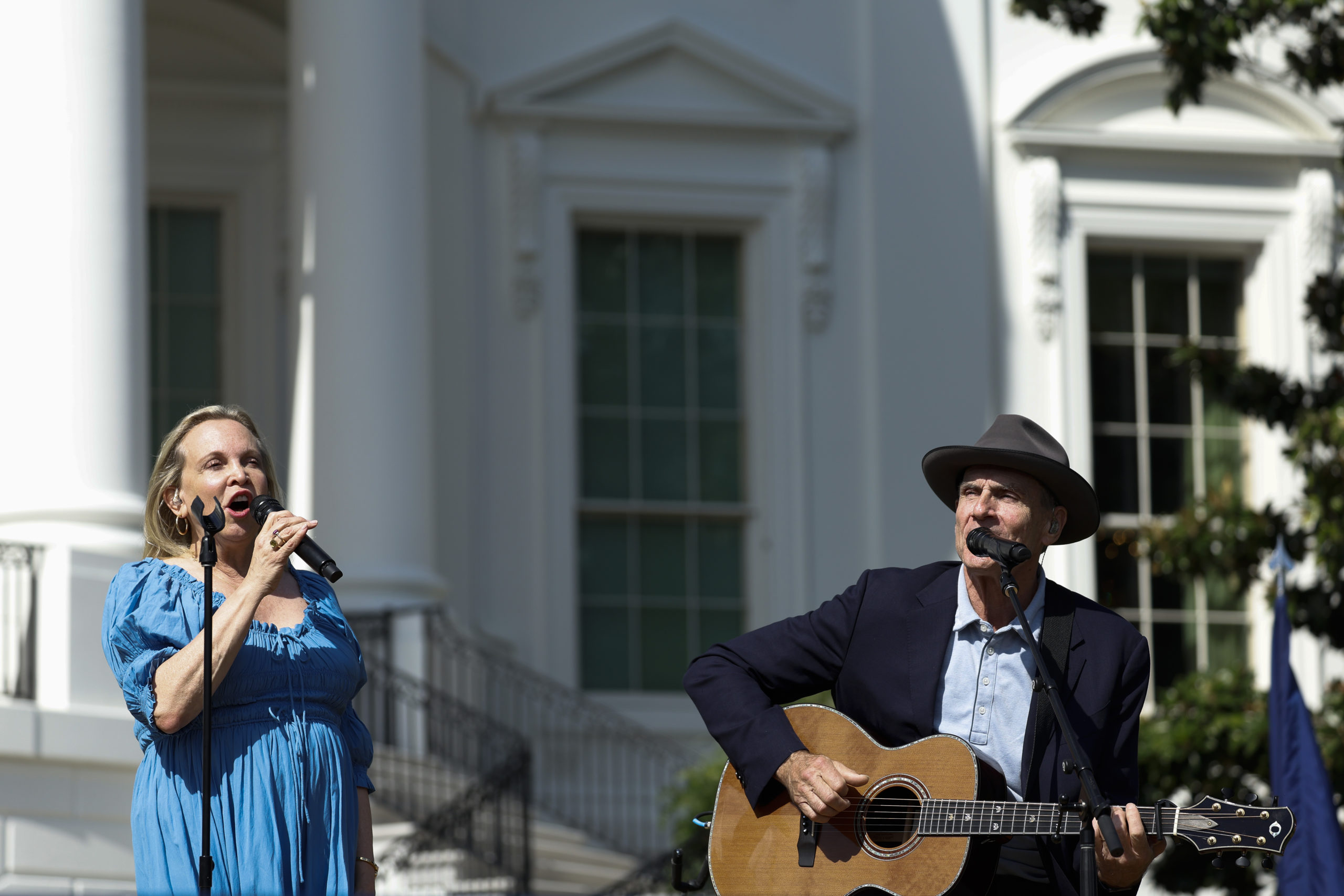 Twitter Confused by Singer’s Performance at White House Event Celebrating Inflation Reduction Act