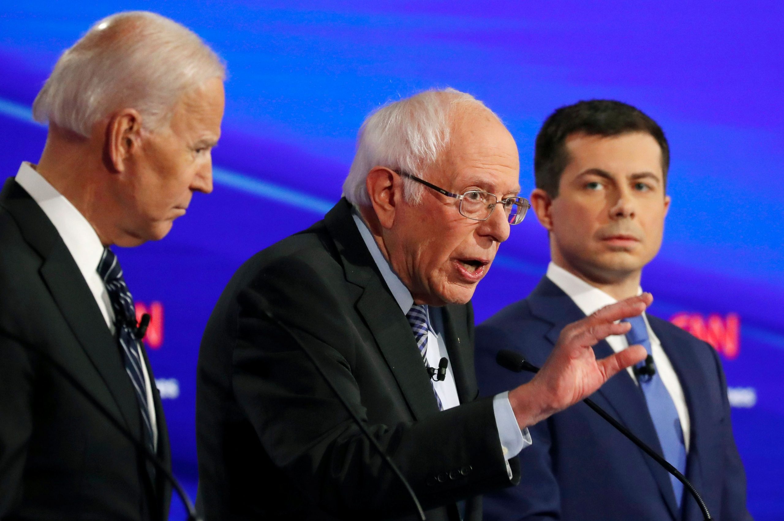 Surging Sanders, Emboldened Trump Unnerve Democrats on Eve of New Hampshire