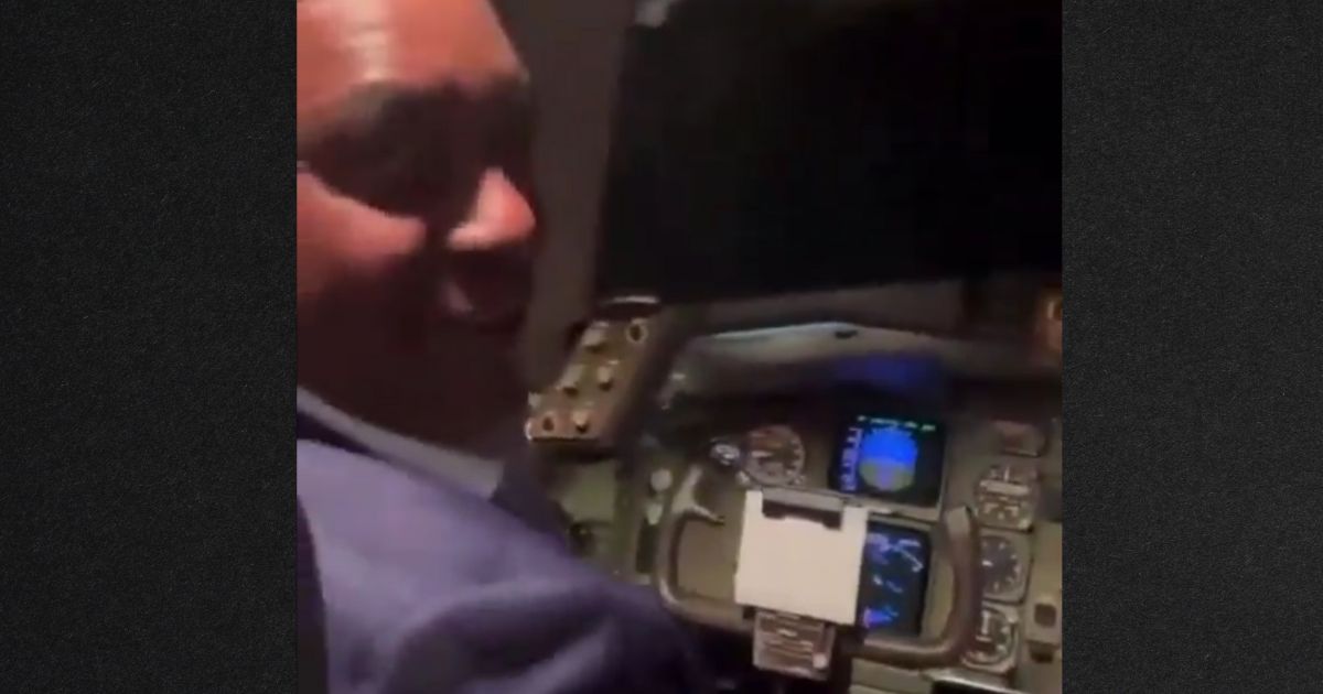 ‘A Clear Violation’: MLB Coach’s Cockpit Video Triggers FAA Investigation
