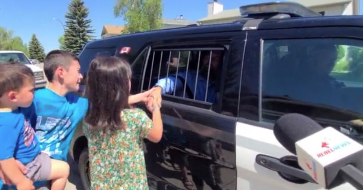 Government Helicopter Discovers 'Unauthorized' Canadian Church Service, Pastor Put in Handcuffs