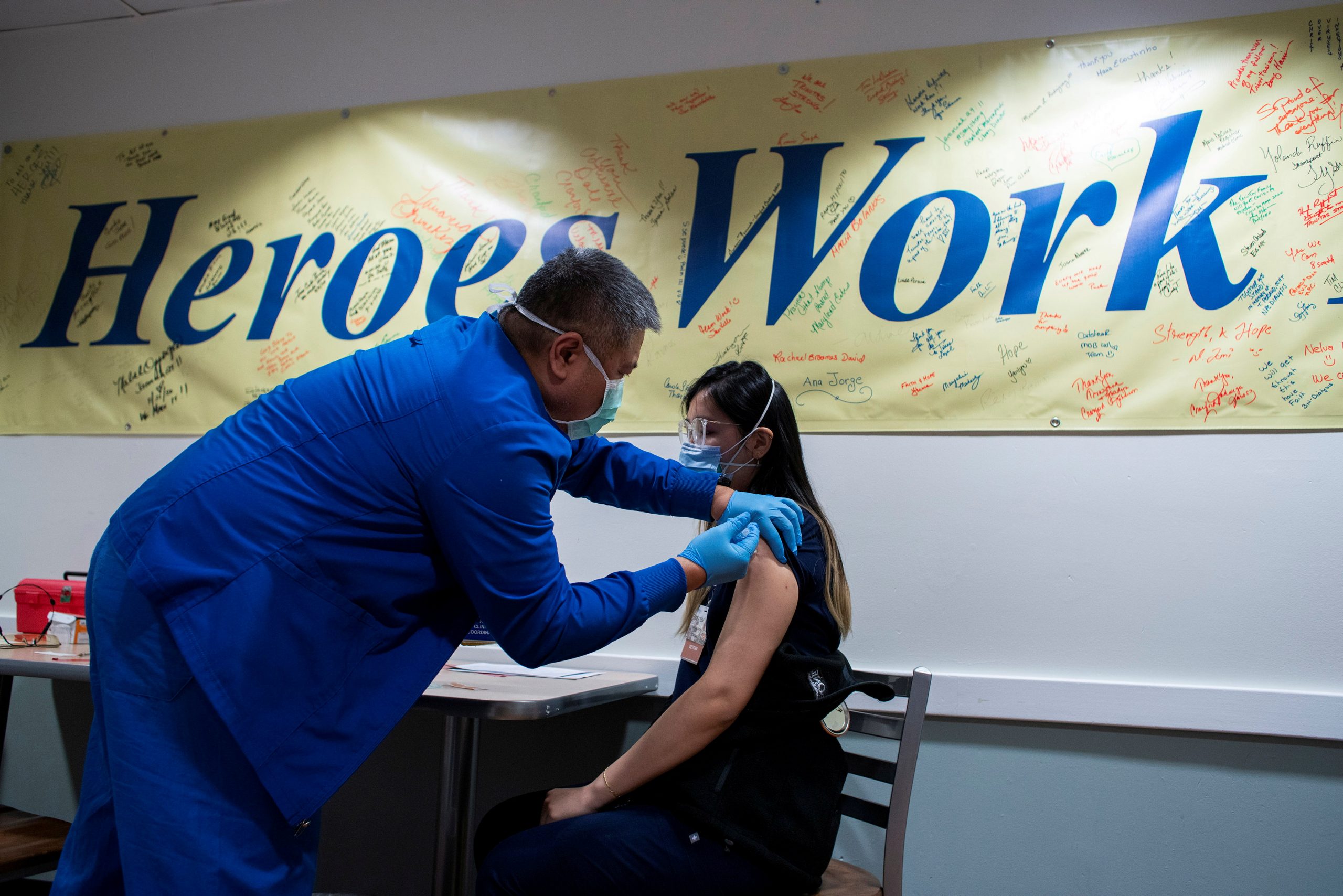 Early US Data Indicates Blacks, Hispanics Lagging in COVID-19 Vaccinations