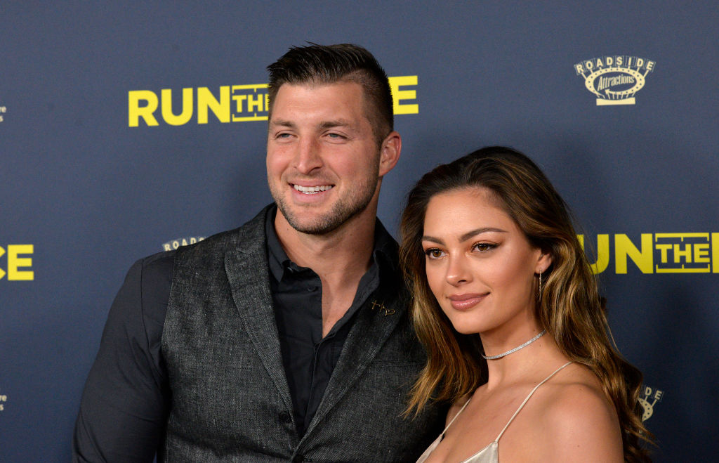 Tim Tebow Leads College Football Pre-Game Prayer