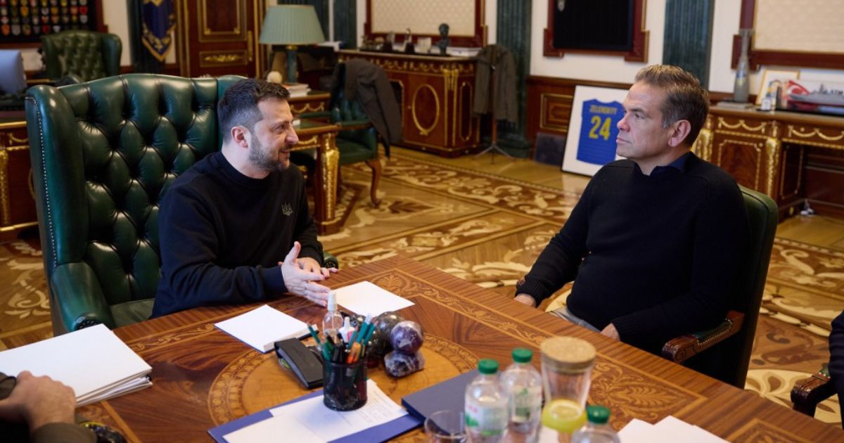 Fox Boss and Reporter Travel to Ukraine to Meet With Zelenskyy