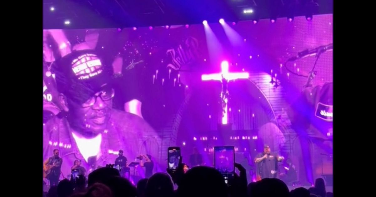 Watch: Country Star Jelly Roll Halts Concert to Thank Vietnam Veteran