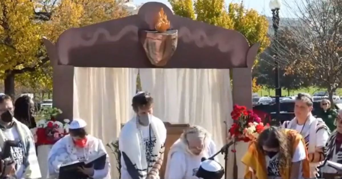 ‘Rabbis for Cease-fire’ Start Reciting Torah Before Rally With Rashida Tlaib, Then Reader Gets to God’s Vow About Israel