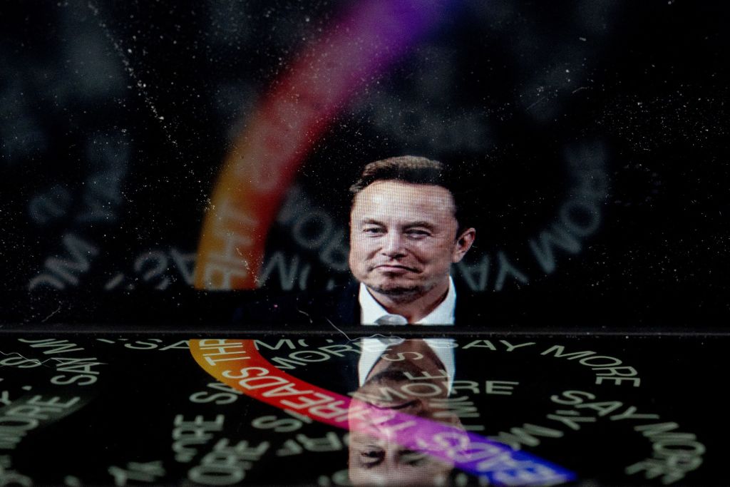 ‘Seems Oppressive’: Elon Musk Laughs at Decision by Threads