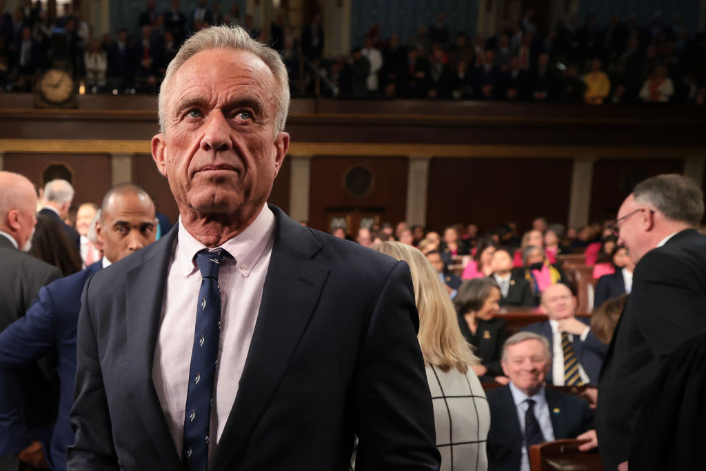 RFK Jr. to Slash 10,000 Jobs At US Department of Health