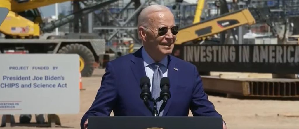 Illegal Migrants Hit Exit As Trump Rolls Up Biden’s Welcome Mat