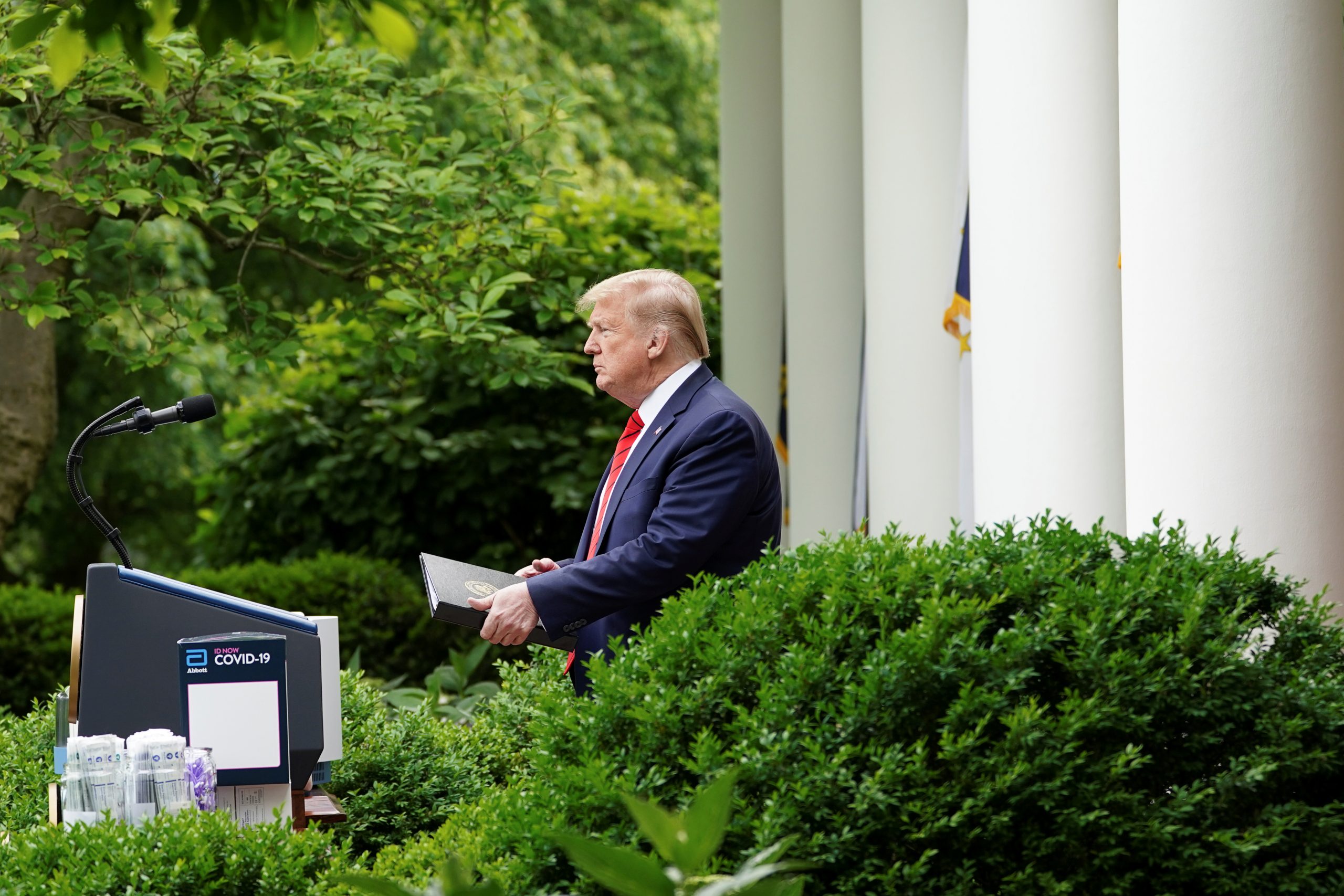 Trump Extends US Telecom Supply Chain Order Aimed at Huawei, ZTE