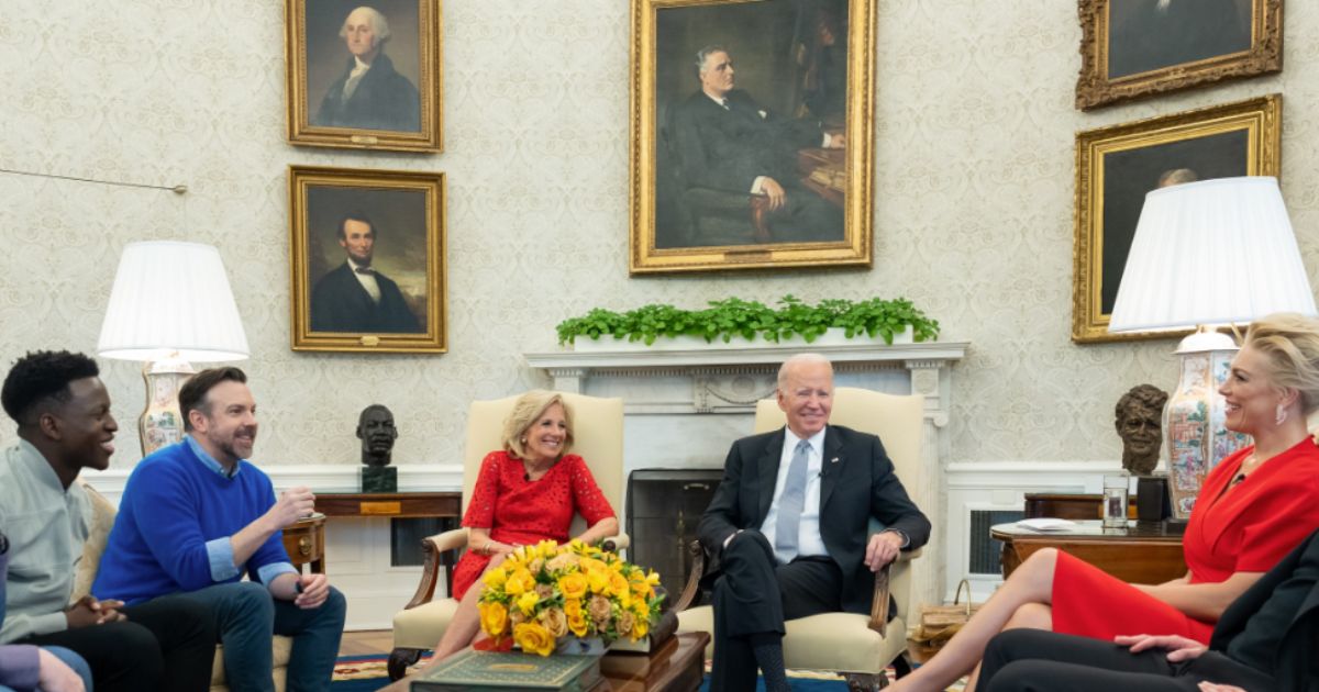 Actors’ Choice of Clothing, Footwear in Oval Office Sparks Debate: ‘This Country Is Going to Hell’