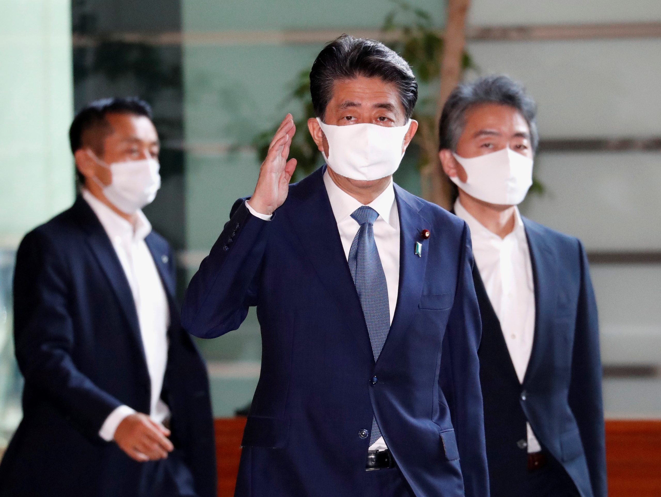 Japan’s PM Abe Resigns as Coronavirus Hits Economy, Endangers Legacy