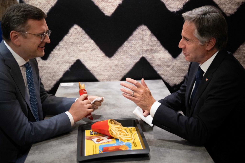 ‘Message of Confidence’: Blinken and Ukrainian Foreign Minister Celebrate Reopening of McDonald’s